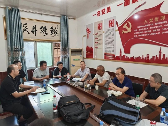 公司领导到S502宣汉县金垭至万源市井溪段公路工程勘察设计项目调研指导